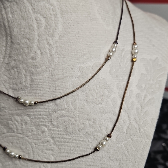Elegant Pearl Necklace - Picture 3 of 3